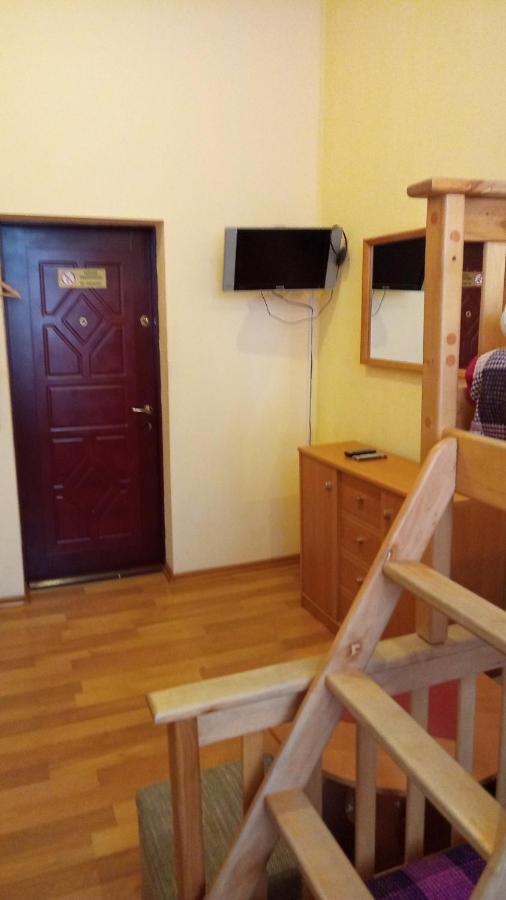 Vishnya Hostel Dnipro Exteriör bild
