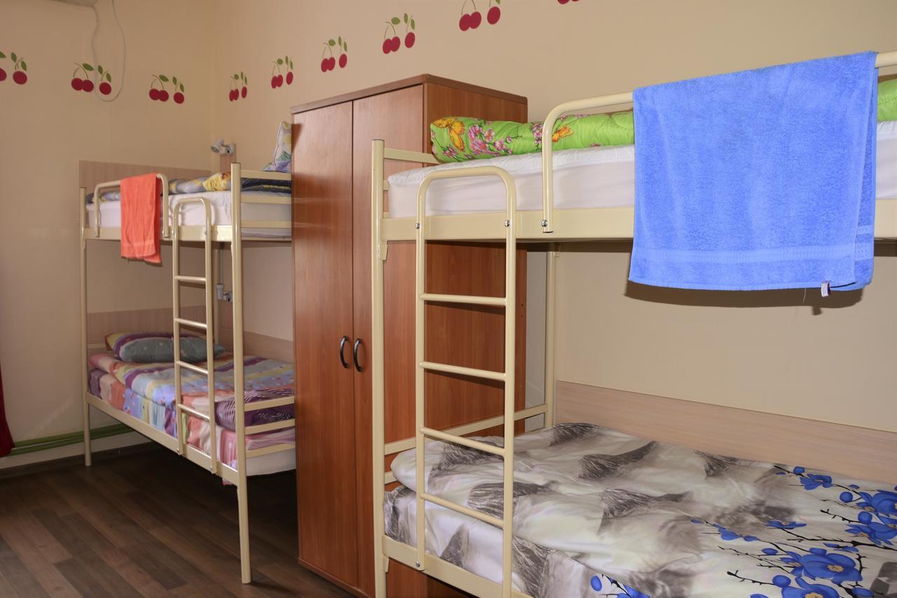 Vishnya Hostel Dnipro Exteriör bild
