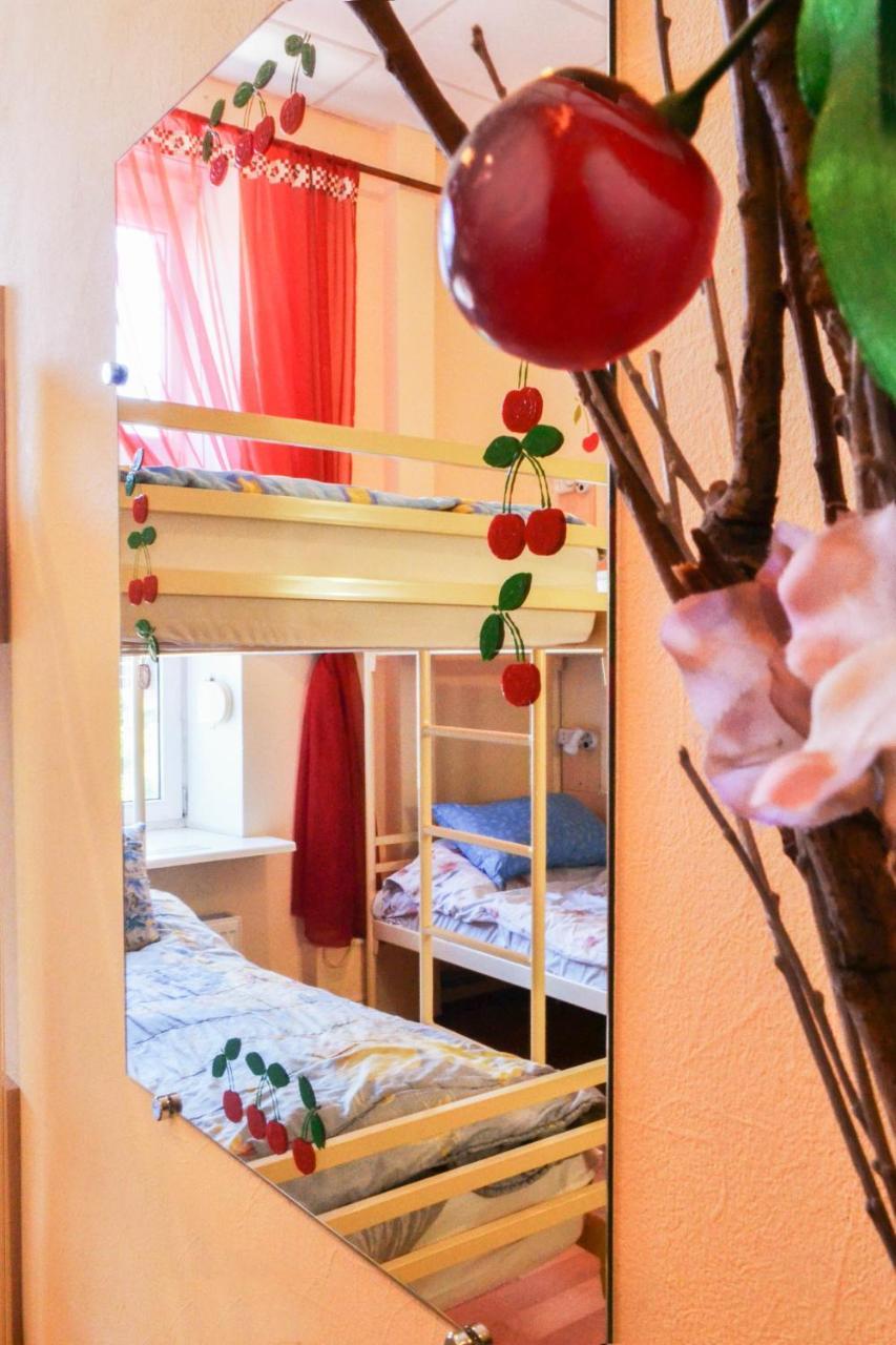 Vishnya Hostel Dnipro Exteriör bild