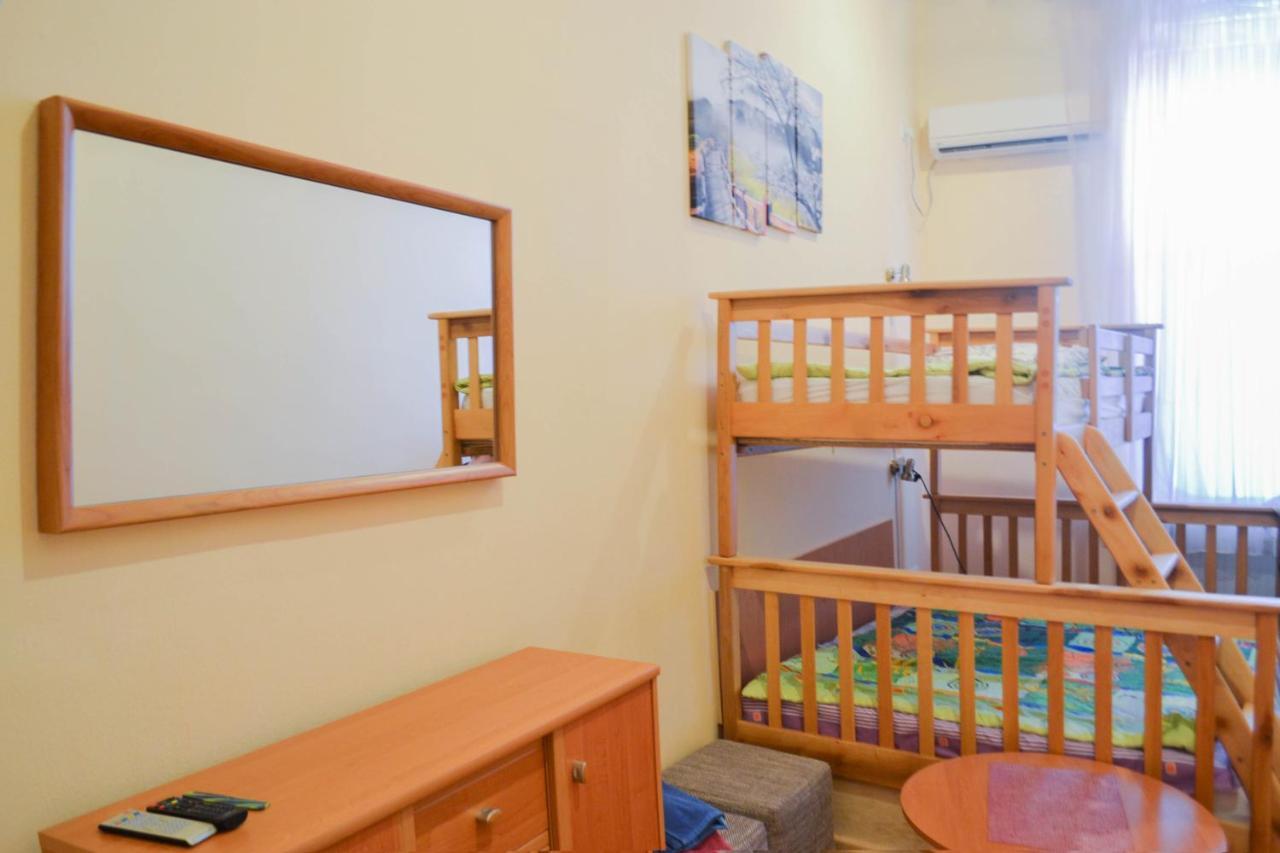Vishnya Hostel Dnipro Exteriör bild